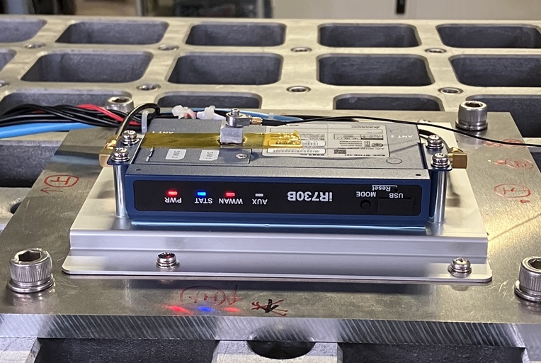 iR730B 通信中振動試験
